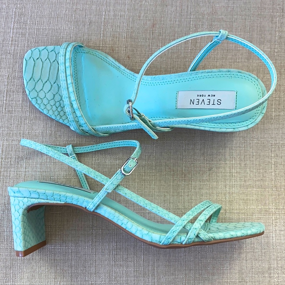 Size 7 STEVEN Mint Green Heels - Picture 1 of 3